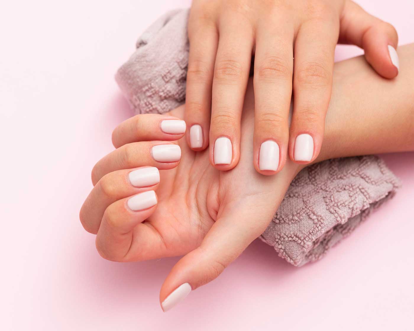 Nail art en tonos suaves